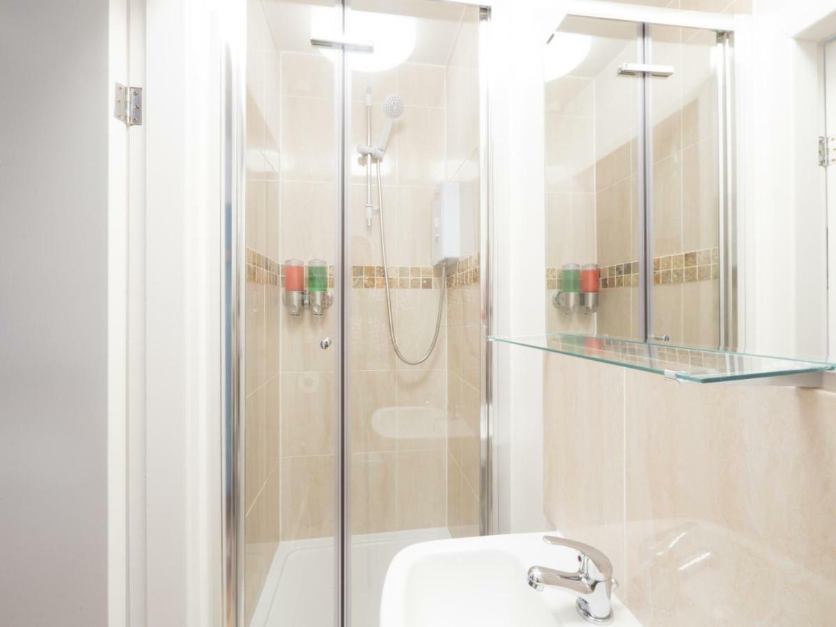Victoria House Apartments Лийдс Екстериор снимка