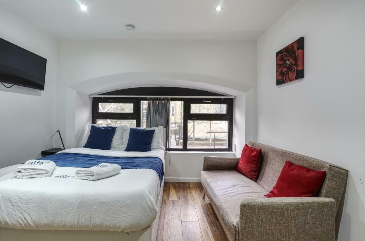 Victoria House Apartments Лийдс Екстериор снимка
